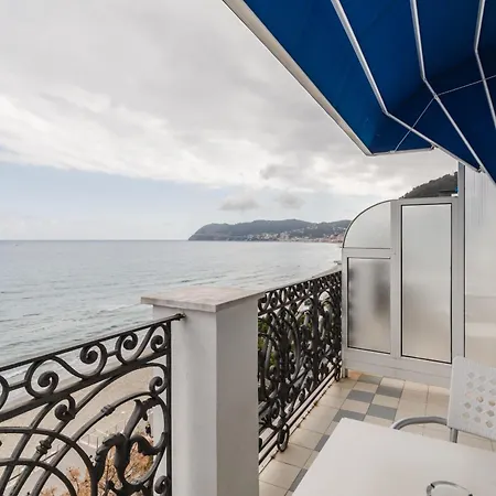 Hotiday Collection - Mediterranee Szálloda 4*