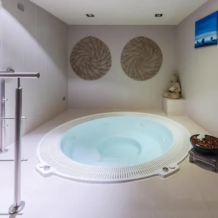 Hotiday Collection - Mediterranee Hotell Alassio