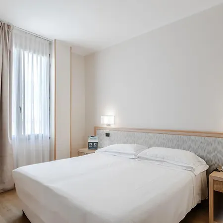 Hotiday Collection - Mediterranee Hotell 4*