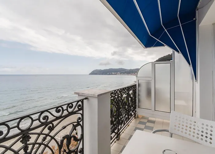 Hotiday Collection - Mediterranee Hotell 4*