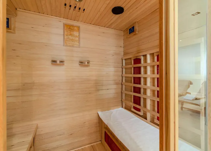 Hotiday Collection - Mediterranee Hotell