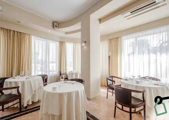 Отель Hotiday Collection - Mediterranee 4*